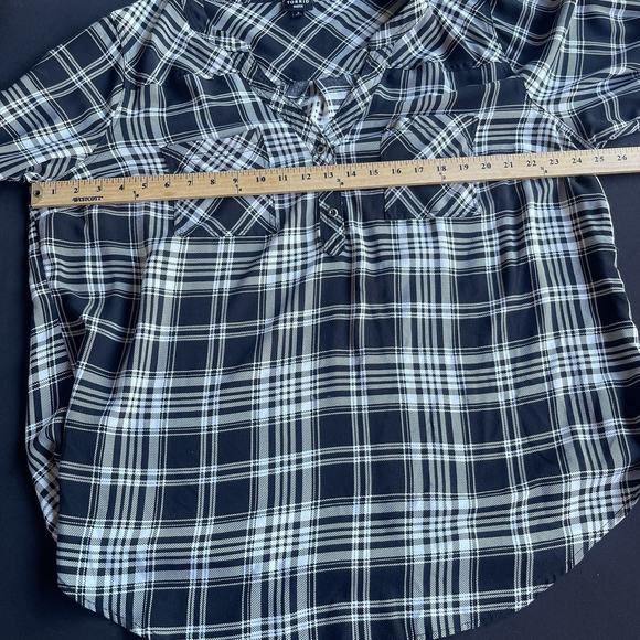 Torrid Harper Black and White Plaid Women's Top - Picture 9 of 12